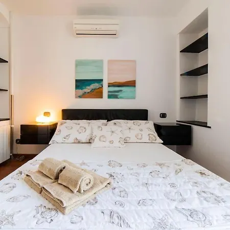Apartament Trilocale Sulla - Parcheggio Privato Genua